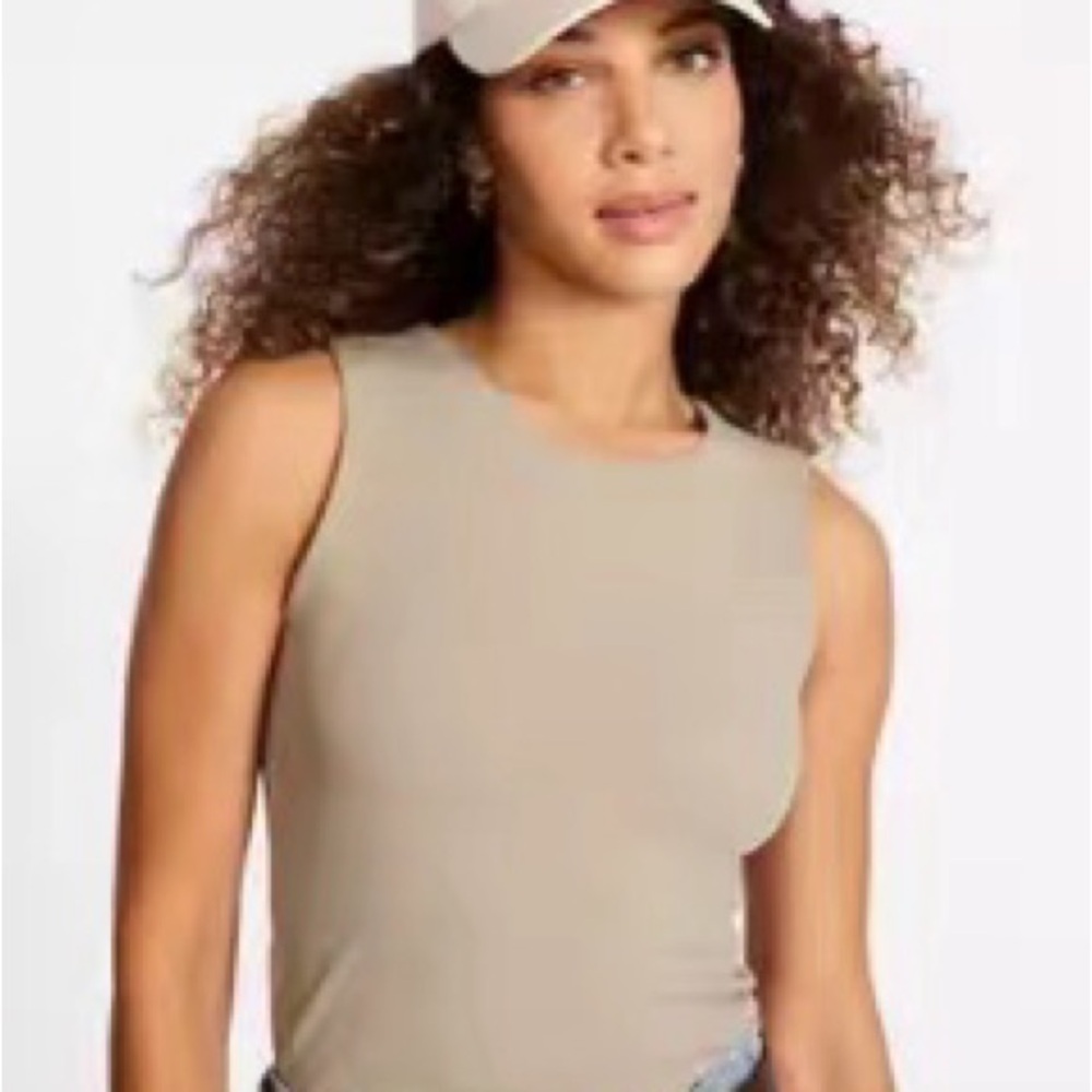 NWT Steve Madden
Chenille Love Patch Baseball Cap